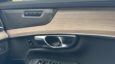 Volvo XC90 2.0 T8 PHEV Plus Dark 5dr AWD Geartronic Estate